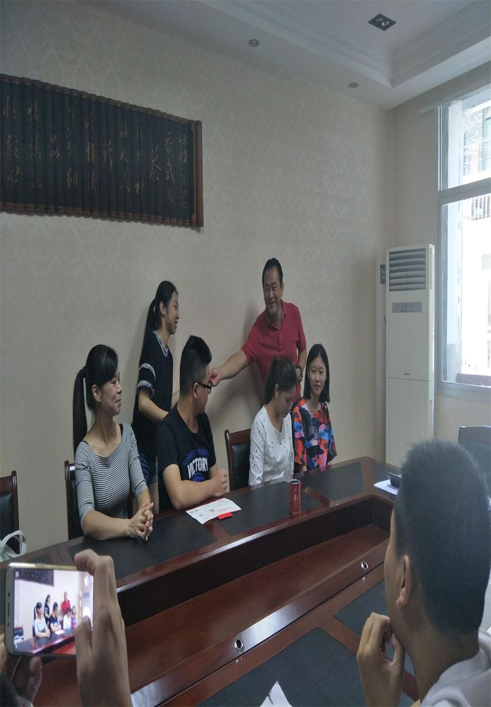 福建易順建筑工程有限公司2017年第一屆：“金秋助學(xué)，學(xué)子圓夢(mèng)，誠(chéng)信你我，感恩社會(huì)”